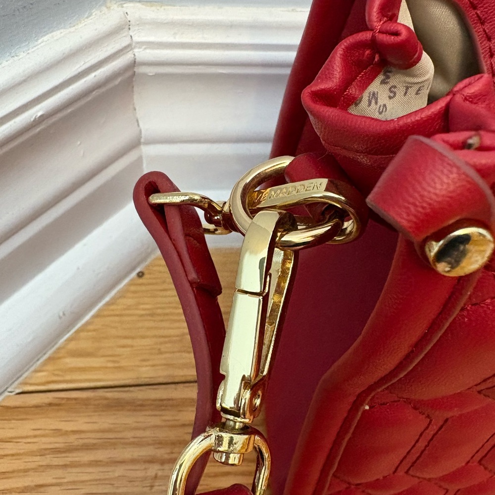 Steve Madden Red Quilted Crossbody Satchel With Logo Removable Strap Mini Bag - Picture 7 of 12